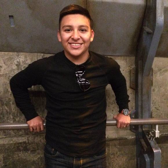 Meet your Posher, Alex - Picture 1 of 1